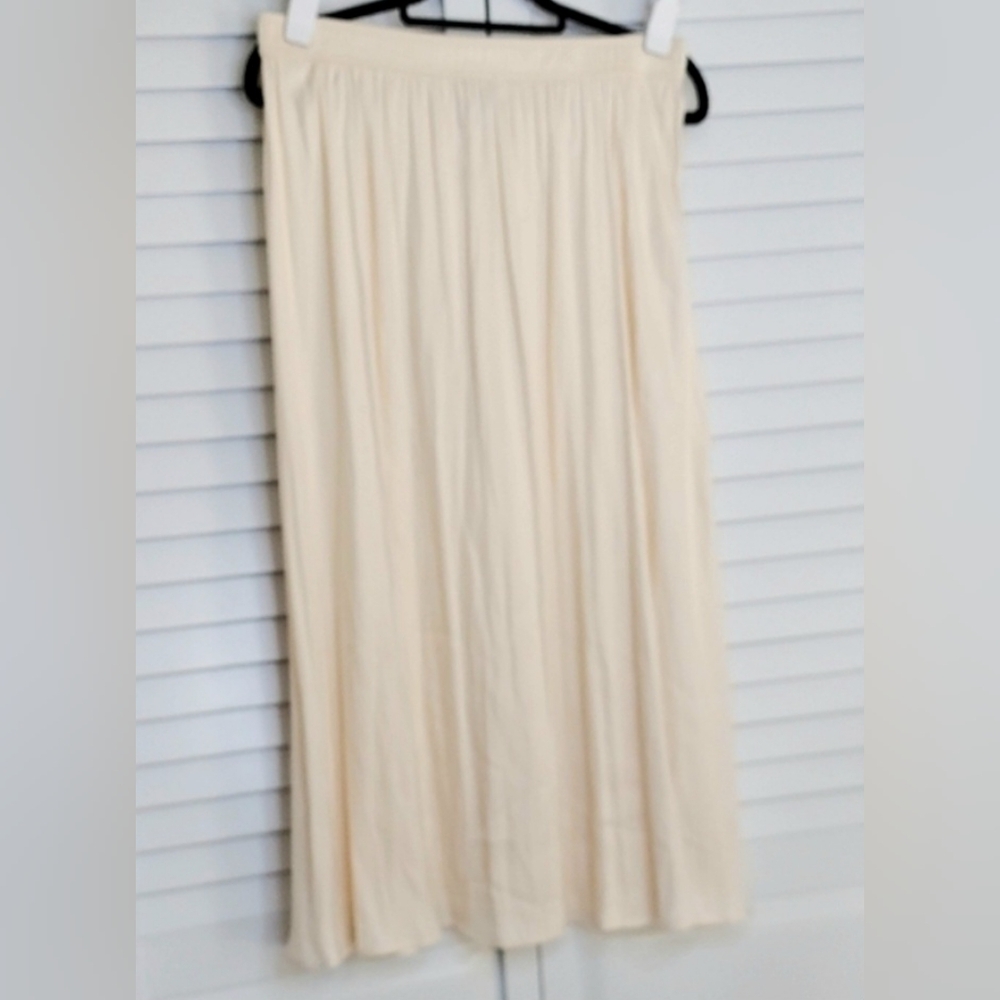 Rachel Zoe Skirt, Size L, Ivory, Silky Full Skirt, Thick Elastic Banded Waist